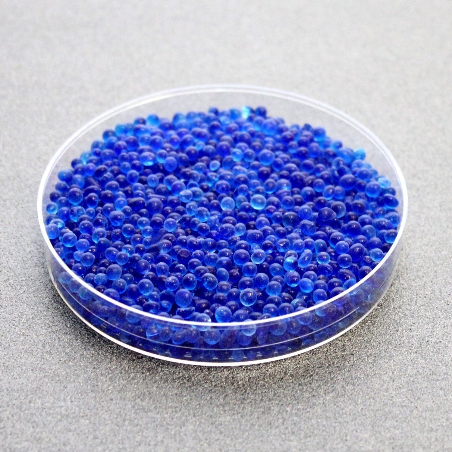 1 Quart Blue Silica Gel Bead in Round Bottle with Air Tight Cap - 2 LBS Reusable